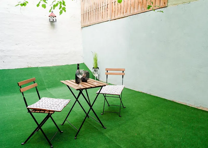 Secret Garden Apartment - Free Parking